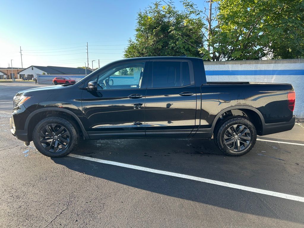 2023 Honda Ridgeline Sport photo 2
