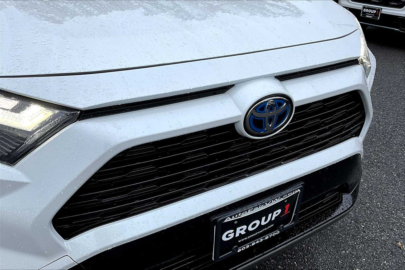 2023 Toyota RAV4 Hybrid XSE photo 24