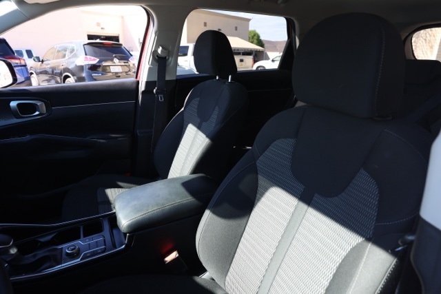 2023 Kia Sorento LX photo 13