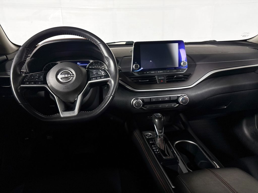 2023 Nissan Altima 2.5 SR photo 12