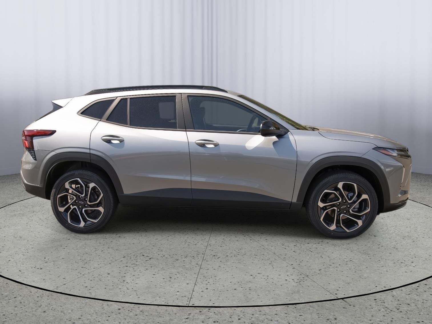 2025 Chevrolet Trax photo 8