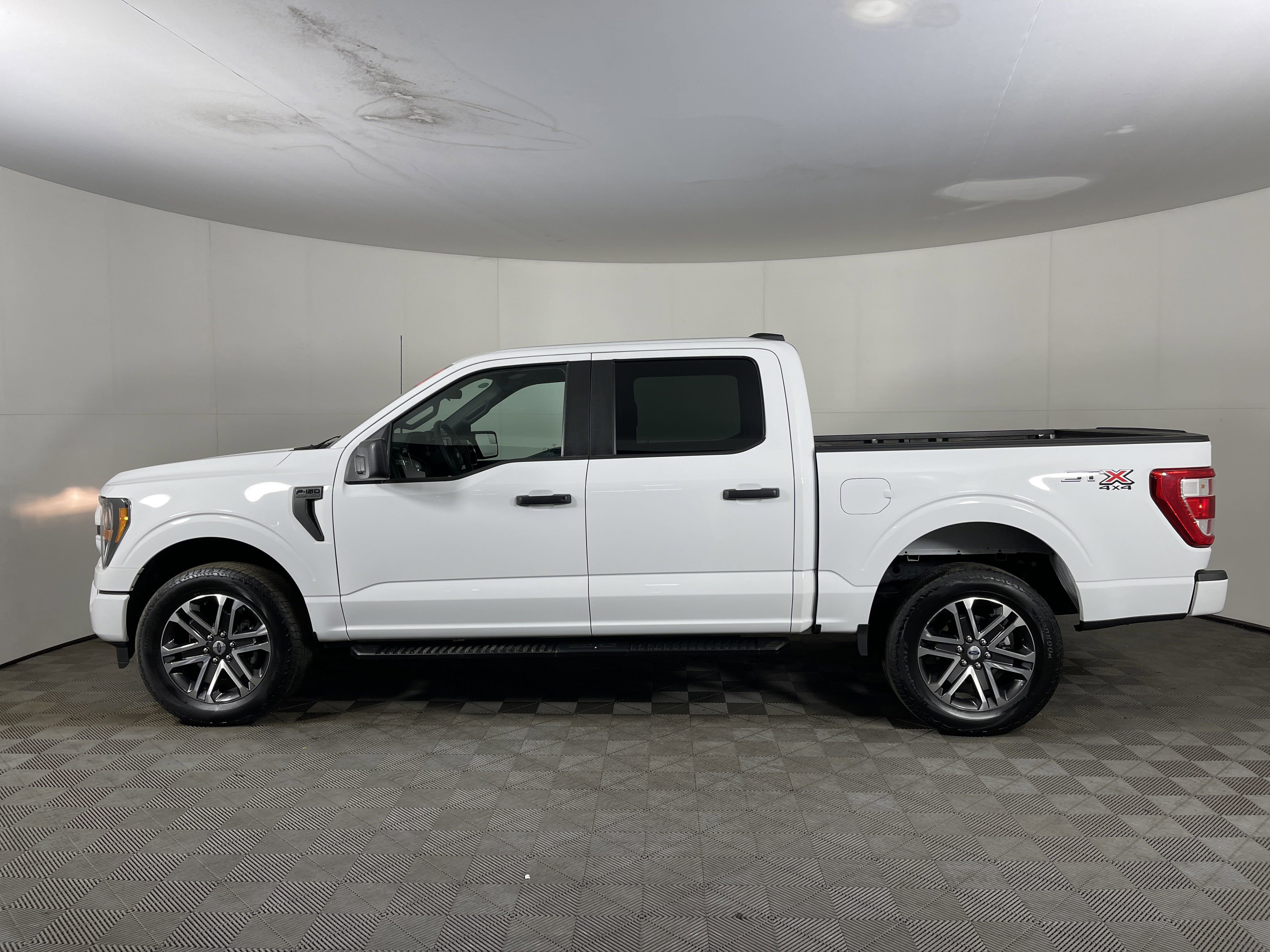 2023 Ford F-150 XL photo 3