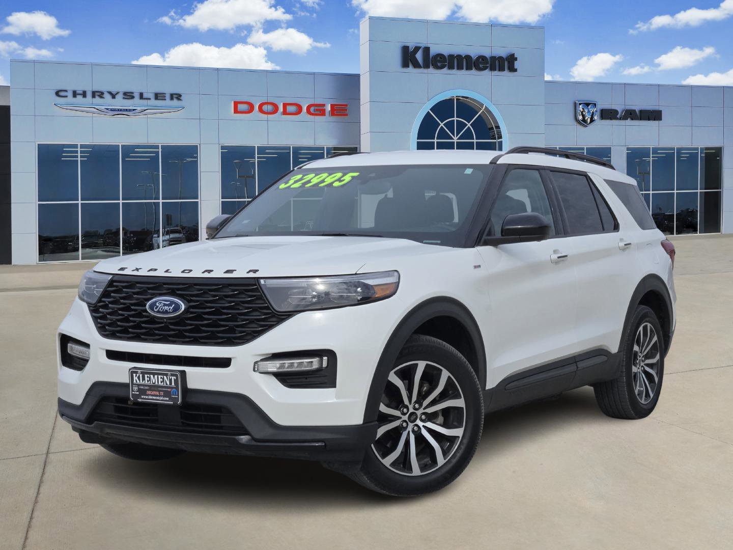 2022 Ford Explorer ST-LINE's photo