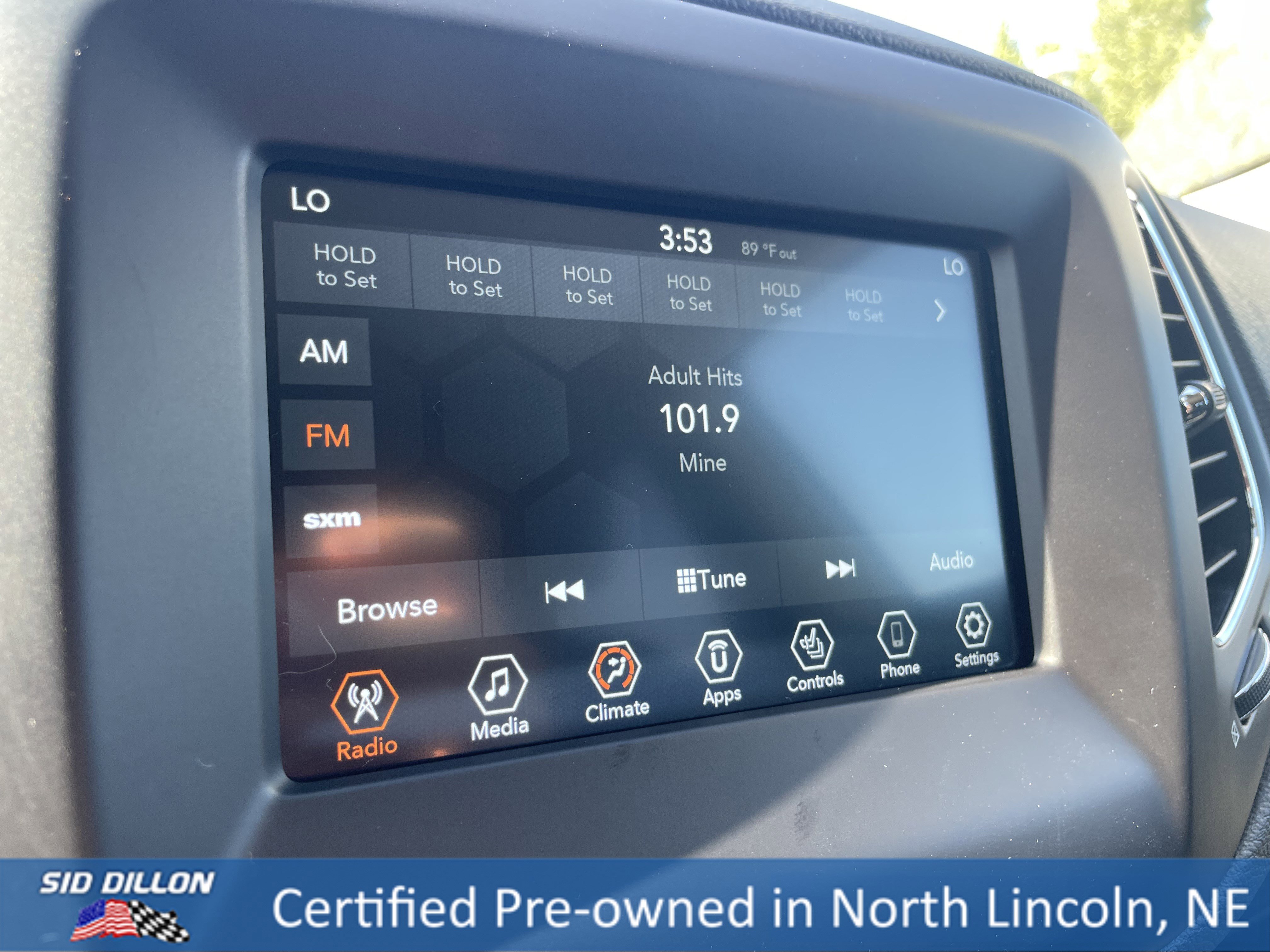 2018 Jeep Compass Latitude photo 2