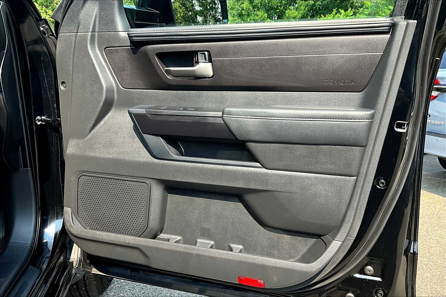 2024 Toyota Tundra SR5 CrewMax photo 20
