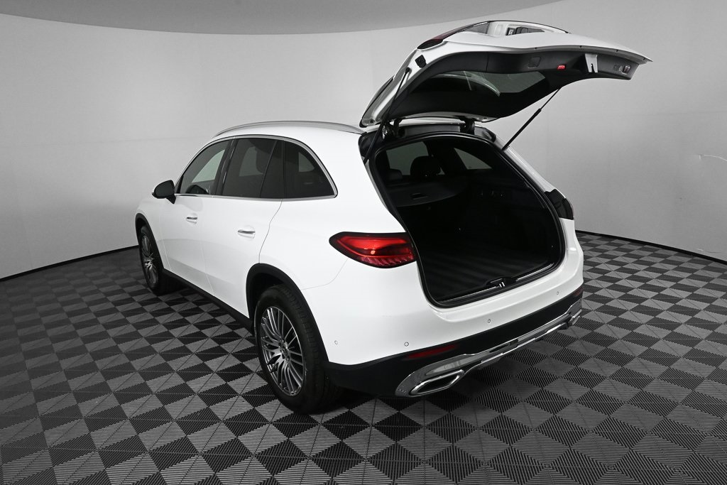 2025 Mercedes Benz GLC 300 photo 29