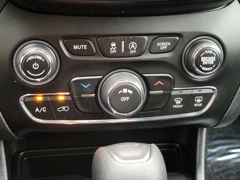 2019 Jeep Cherokee Latitude photo 13
