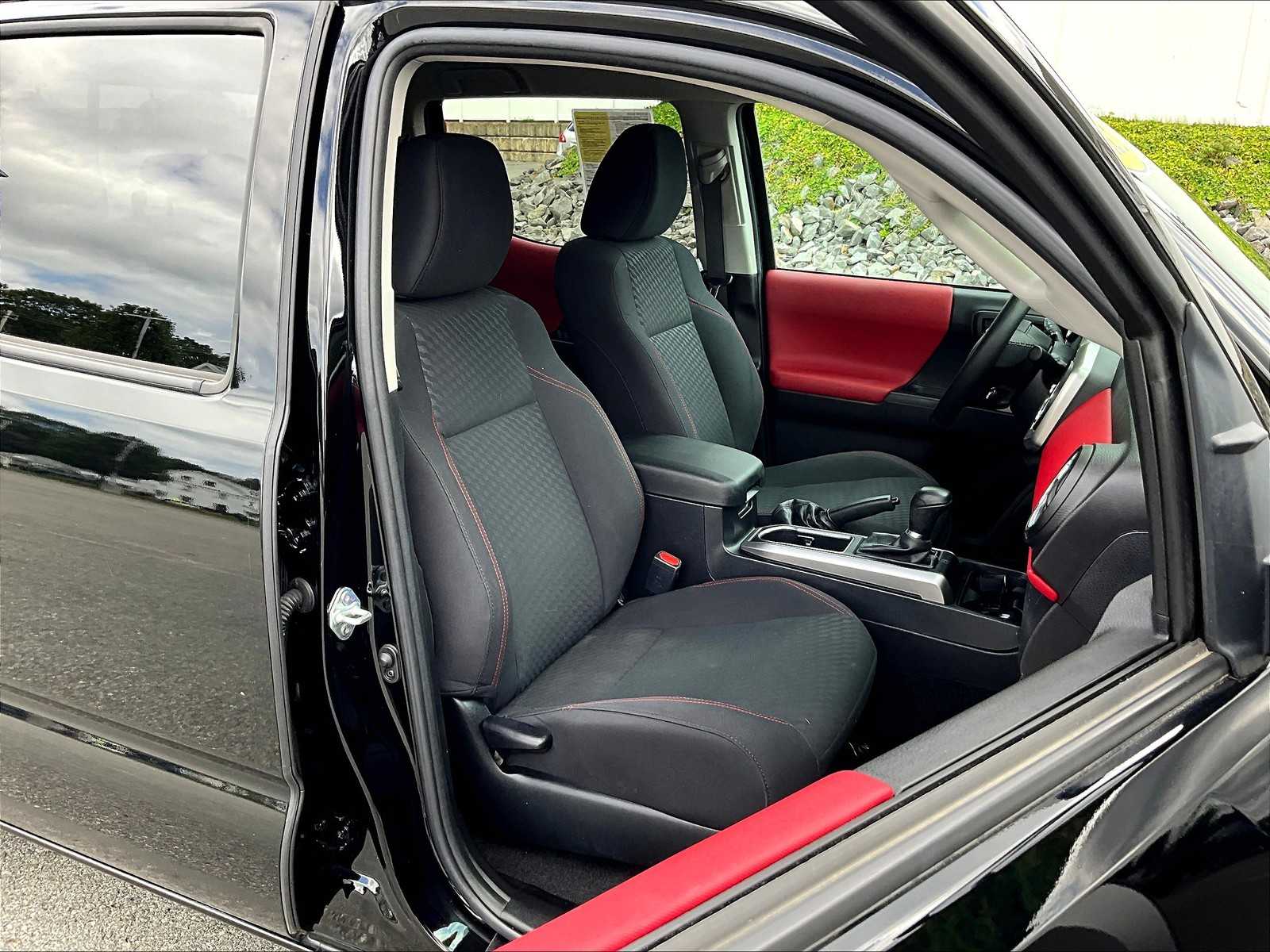 2023 Toyota Tacoma SR5 photo 11