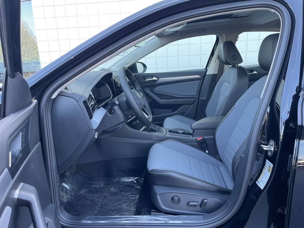 2025 Volkswagen Jetta 1.5T SE photo 16
