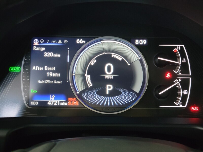 2025 Lexus ES 300h photo 18