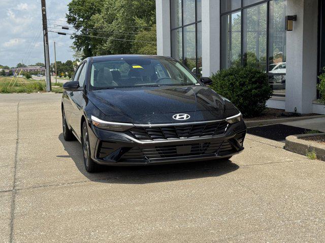 2025 Hyundai Elantra Hybrid Limited photo 15