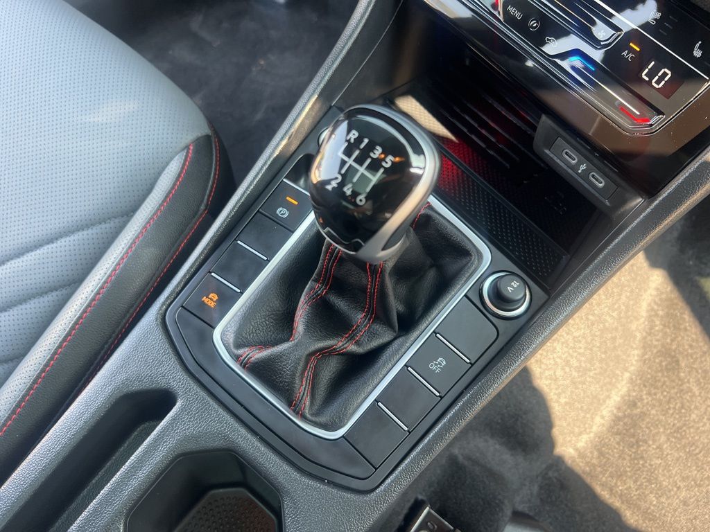 2025 Volkswagen Jetta GLI 2.0T Autobahn photo 17