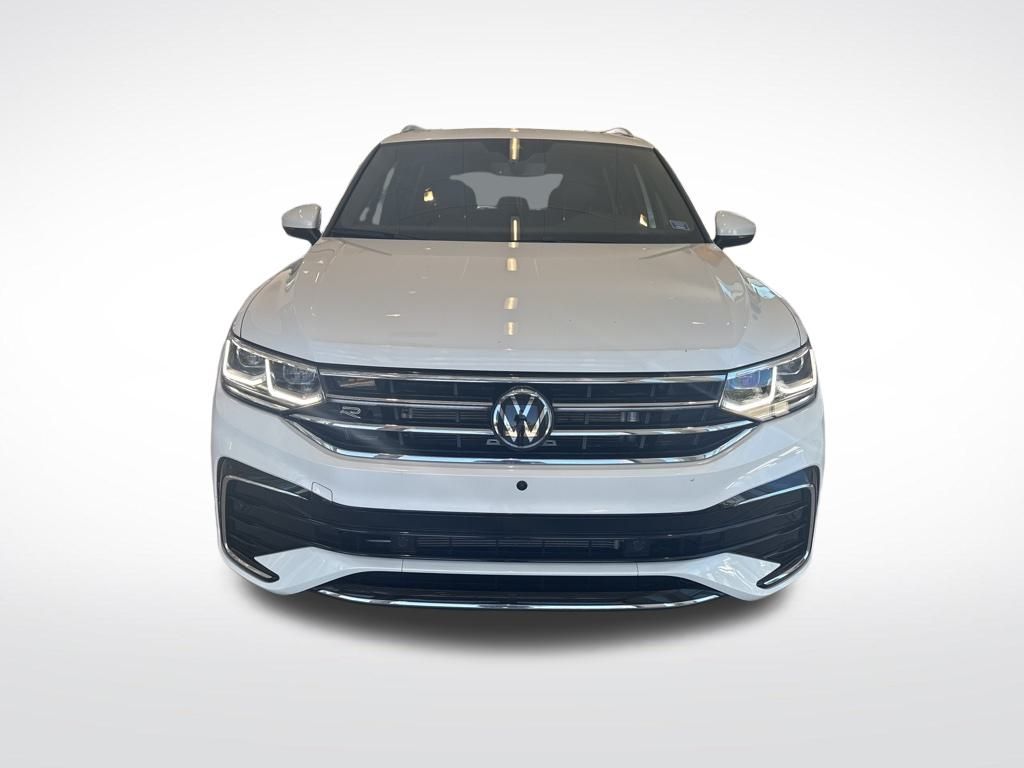2024 Volkswagen Tiguan SEL R-Line Black photo 3