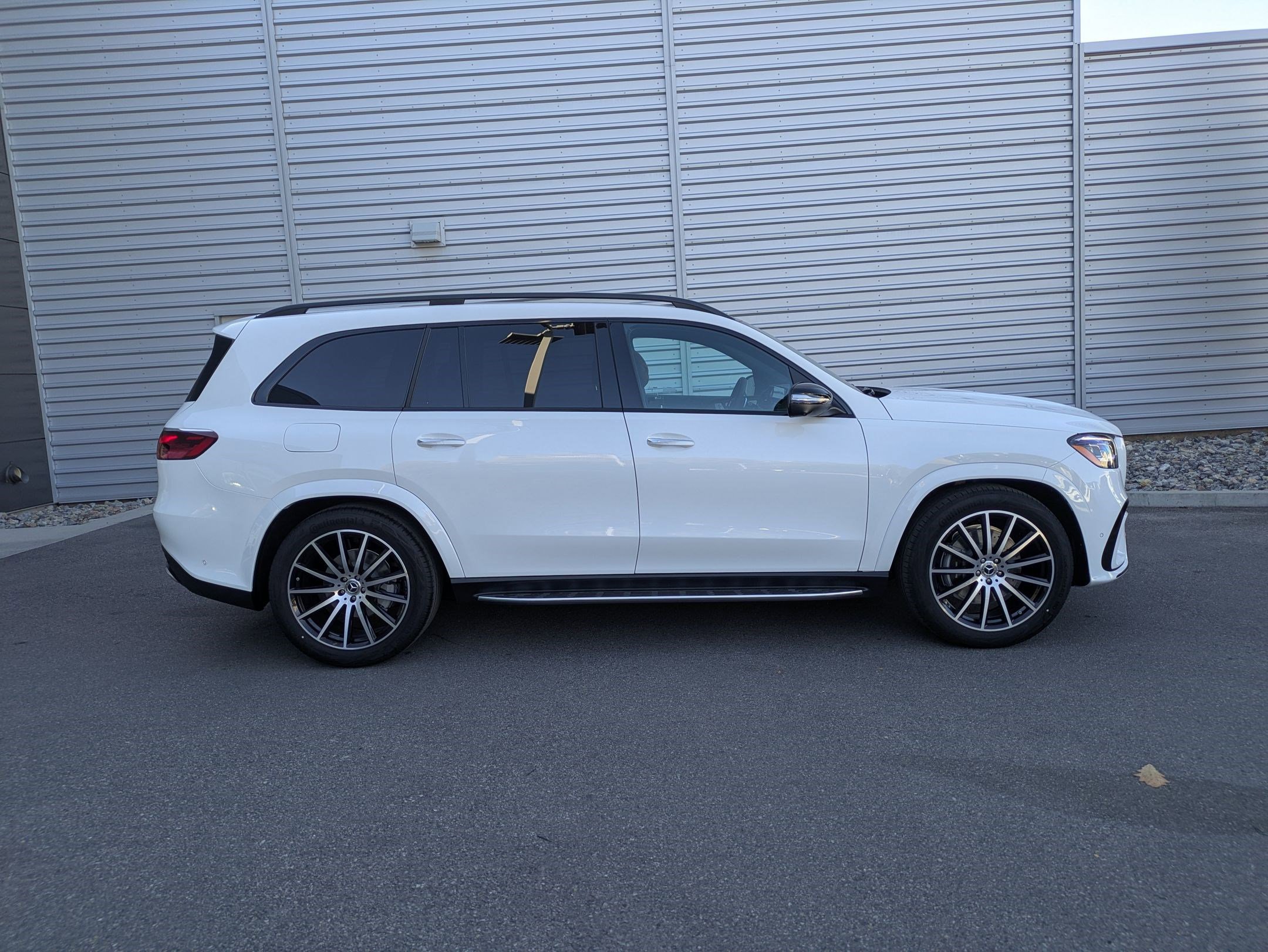 2026 Mercedes Benz GLS 580 4MATIC photo 2