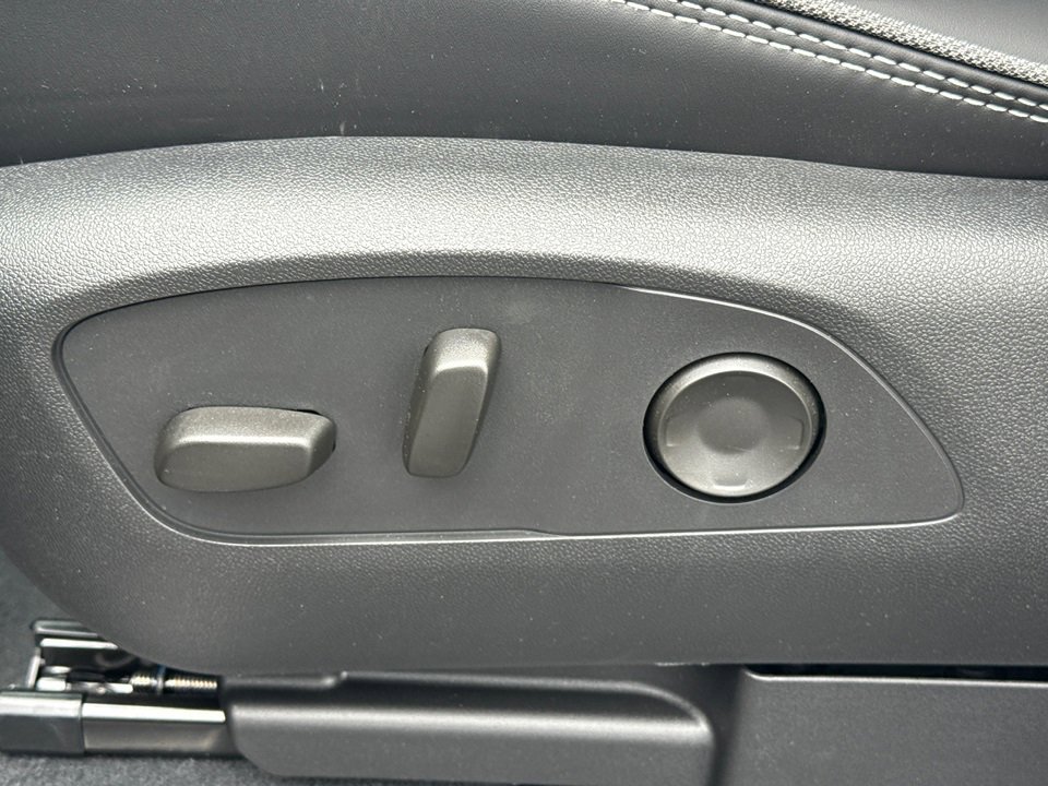 2025 GMC SIERRA - Image 16