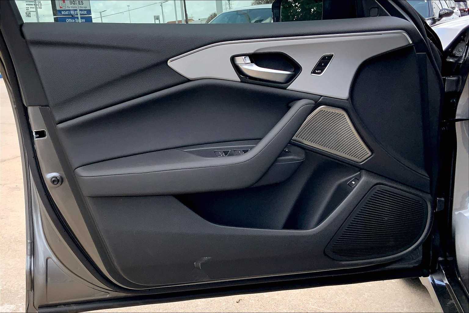 2025 Acura TLX Technology photo 10