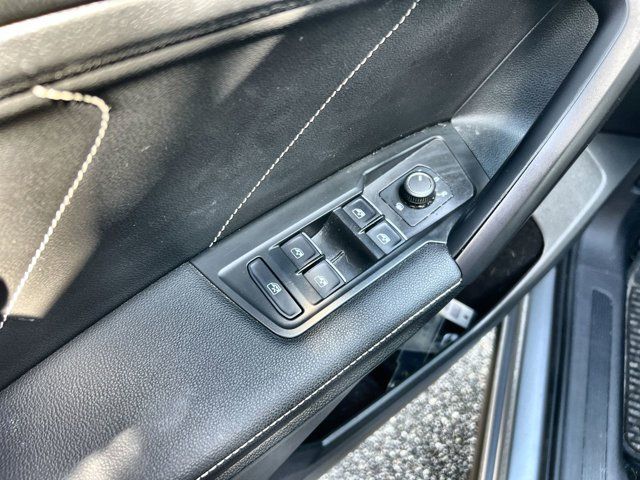 2023 Volkswagen Tiguan SE photo 5