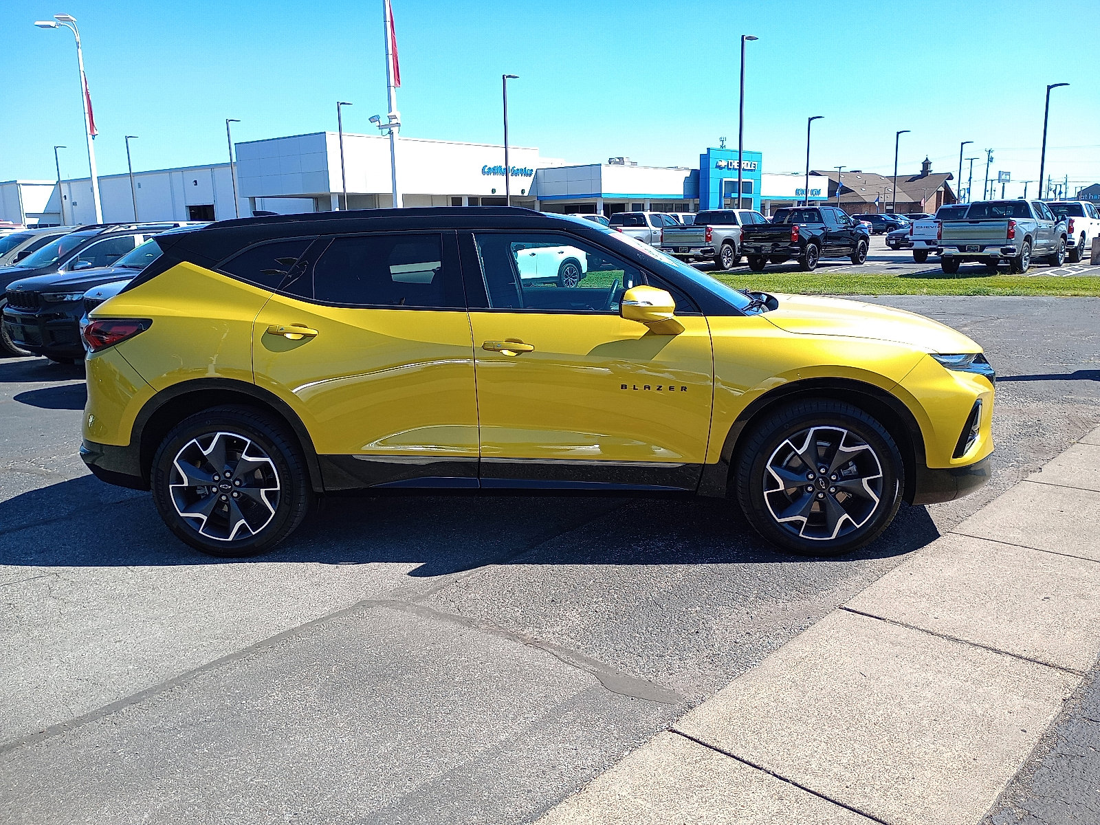 2022 Chevrolet Blazer RS photo 2