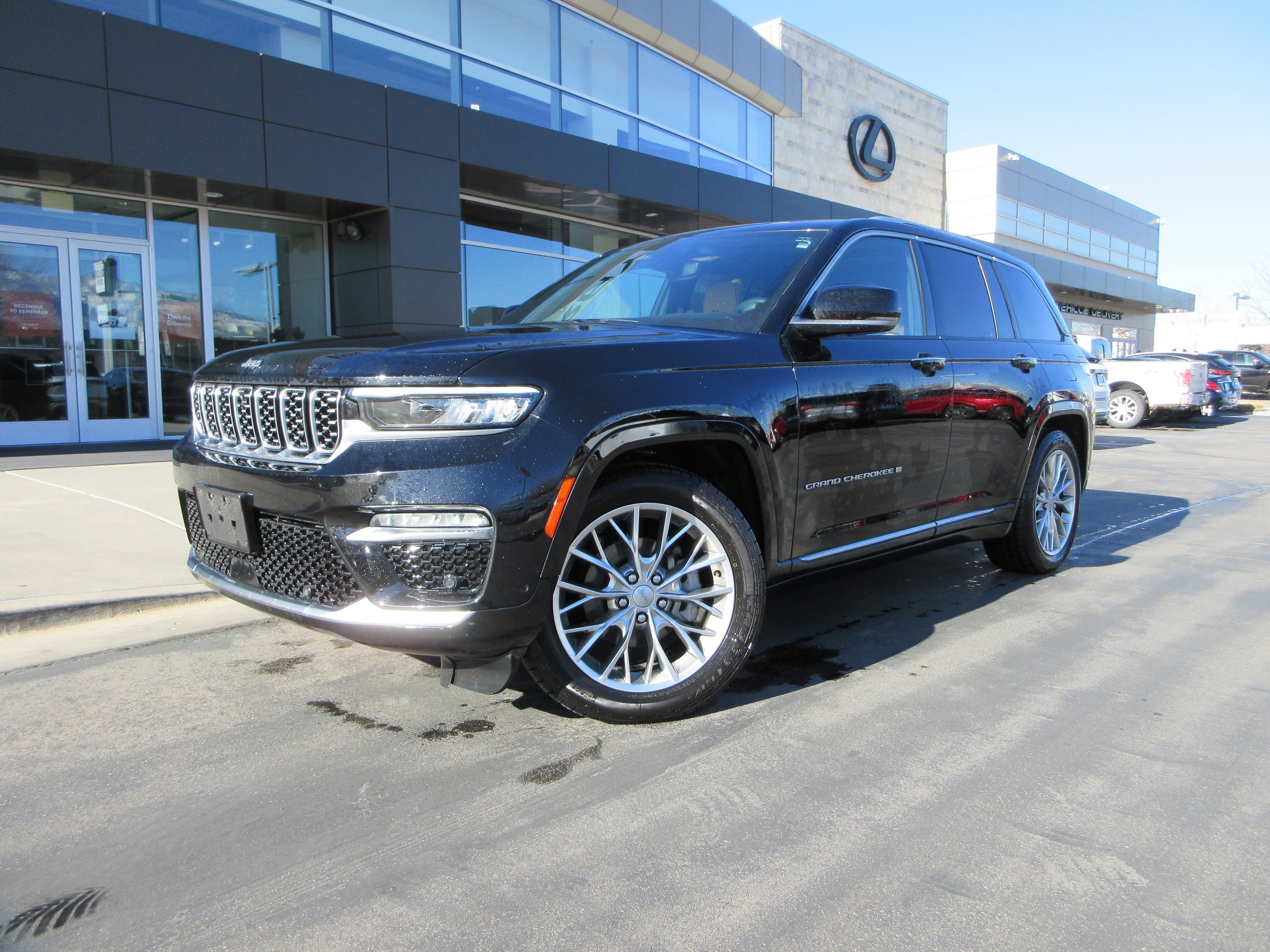 2023 Jeep Grand Cherokee Summit's photo
