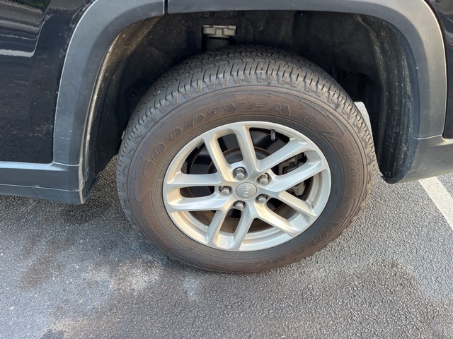 2023 Jeep Grand Cherokee Laredo photo 32