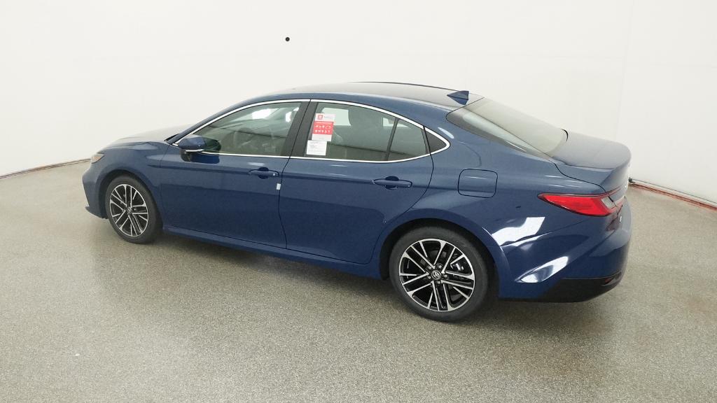 2025 Toyota Camry XLE photo 12