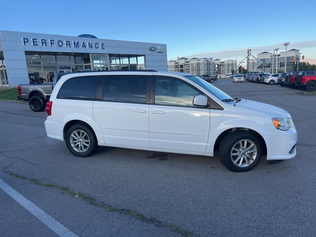2014 Dodge Grand Caravan SXT photo 4