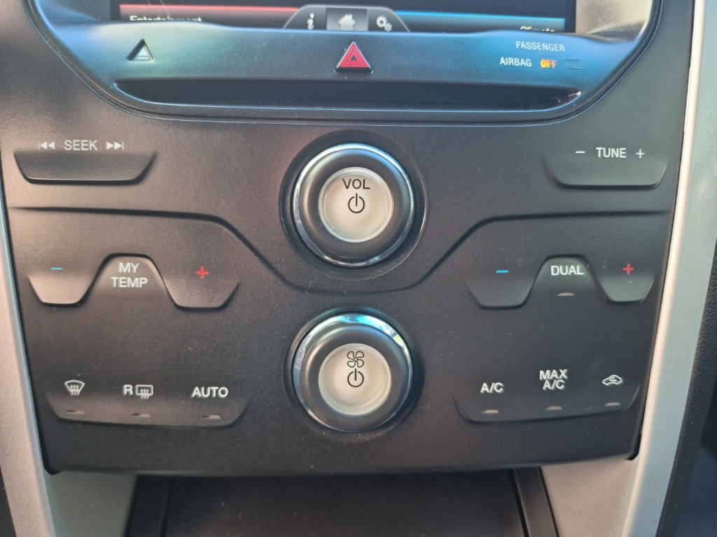 2015 Ford Explorer XLT photo 23