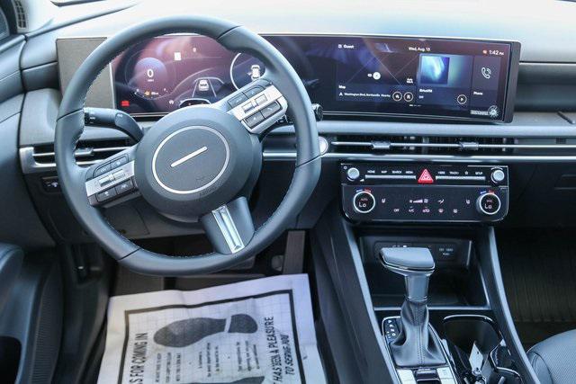 New 2025 Gray Hyundai SEL Convenience FWD image 13