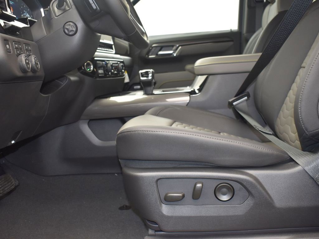 2026 Chevrolet Silverado 1500 ZR2 photo 12