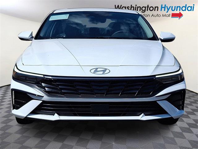 2025 Hyundai Elantra SEL Convenience photo 2