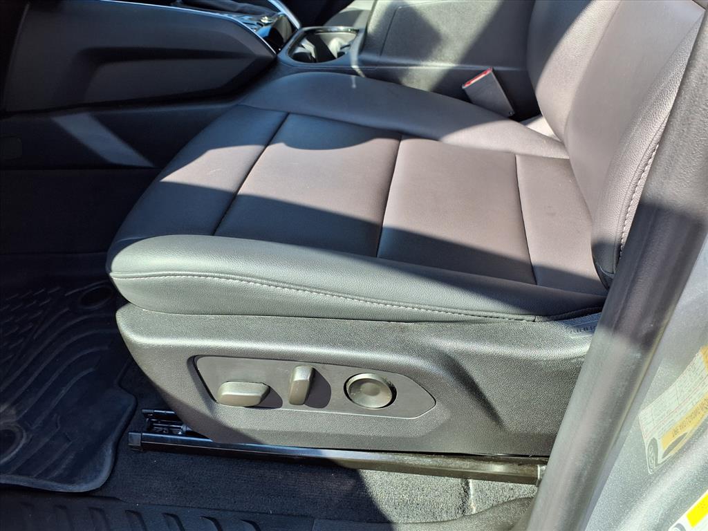2024 Chevrolet Colorado LT photo 18