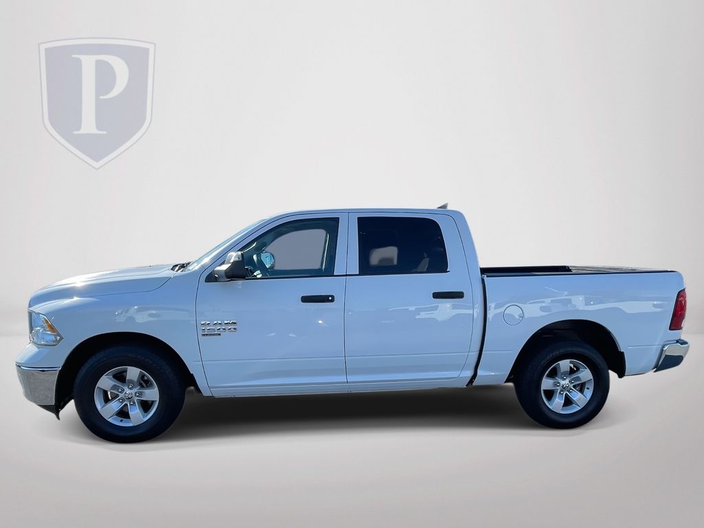 2022 Ram 1500 Classic SLT photo 4