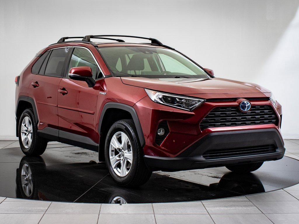 2021 Toyota RAV4 Hybrid XLE photo 12