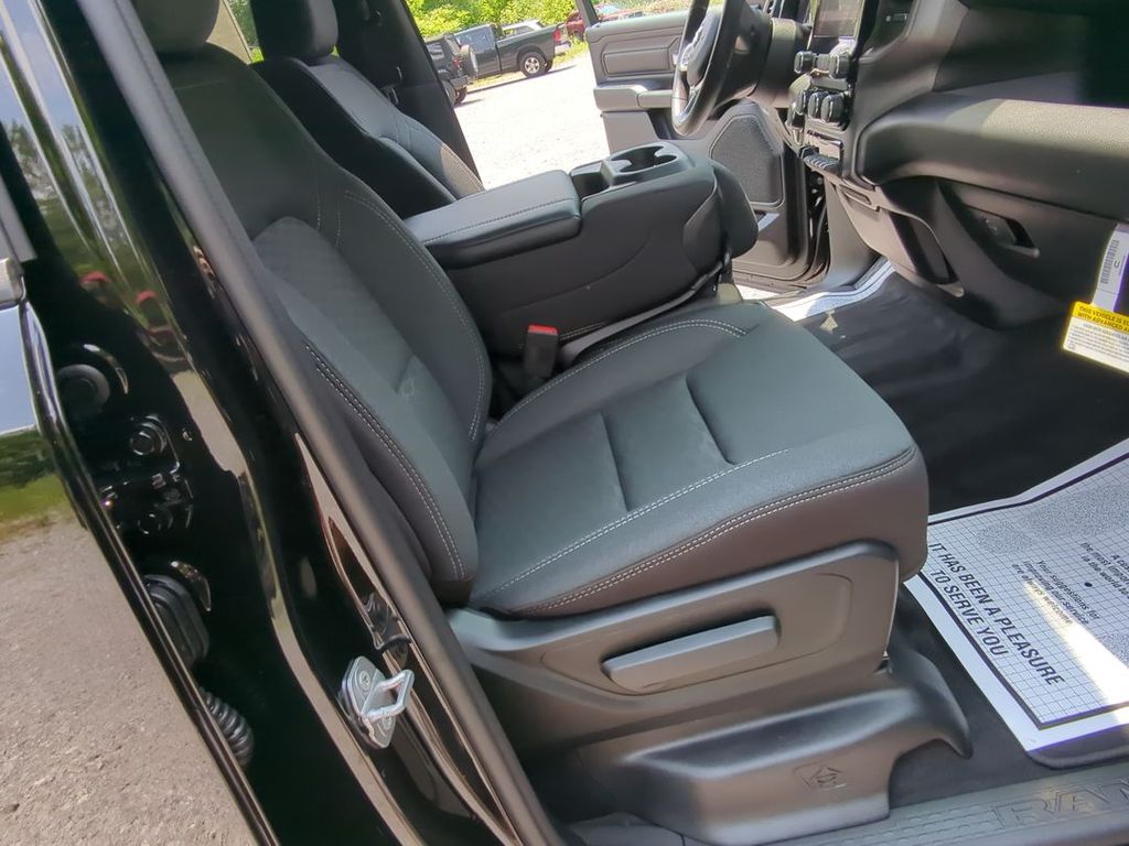 2025 Ram 1500 Tradesman photo 18
