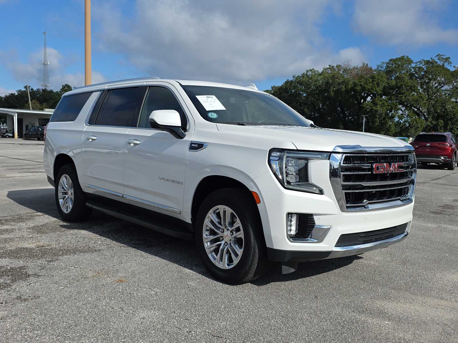 2021 GMC Yukon XL SLT's photo