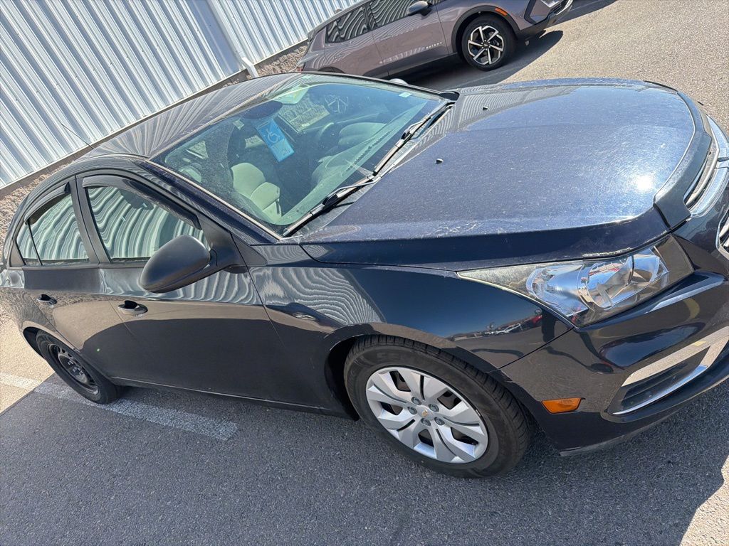 2016 Chevrolet Cruze LS photo 2