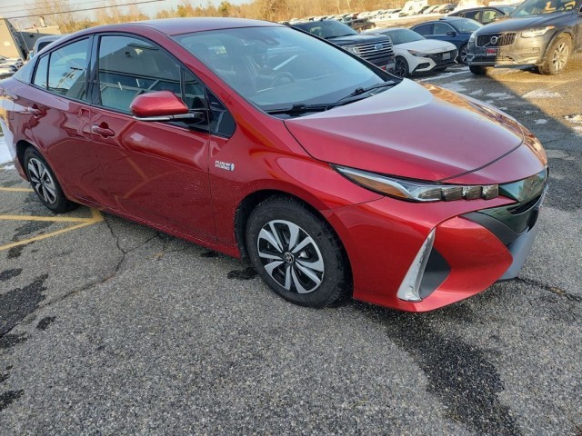 2017 Toyota Prius Prime Premium's photo