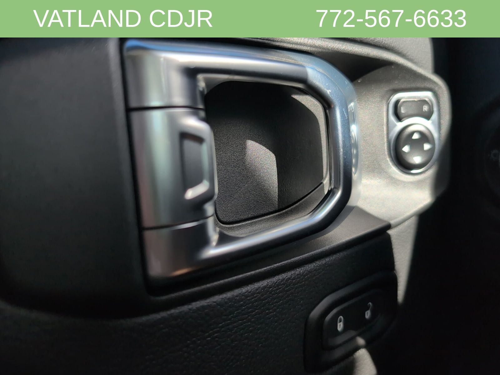 2024 Jeep Wrangler Sahara photo 13