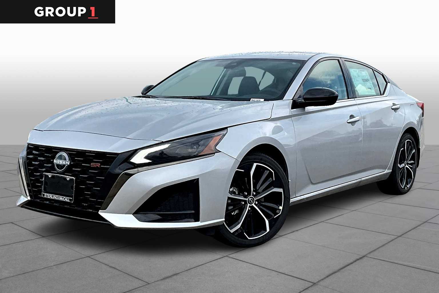 2025 Nissan Altima SR photo 2