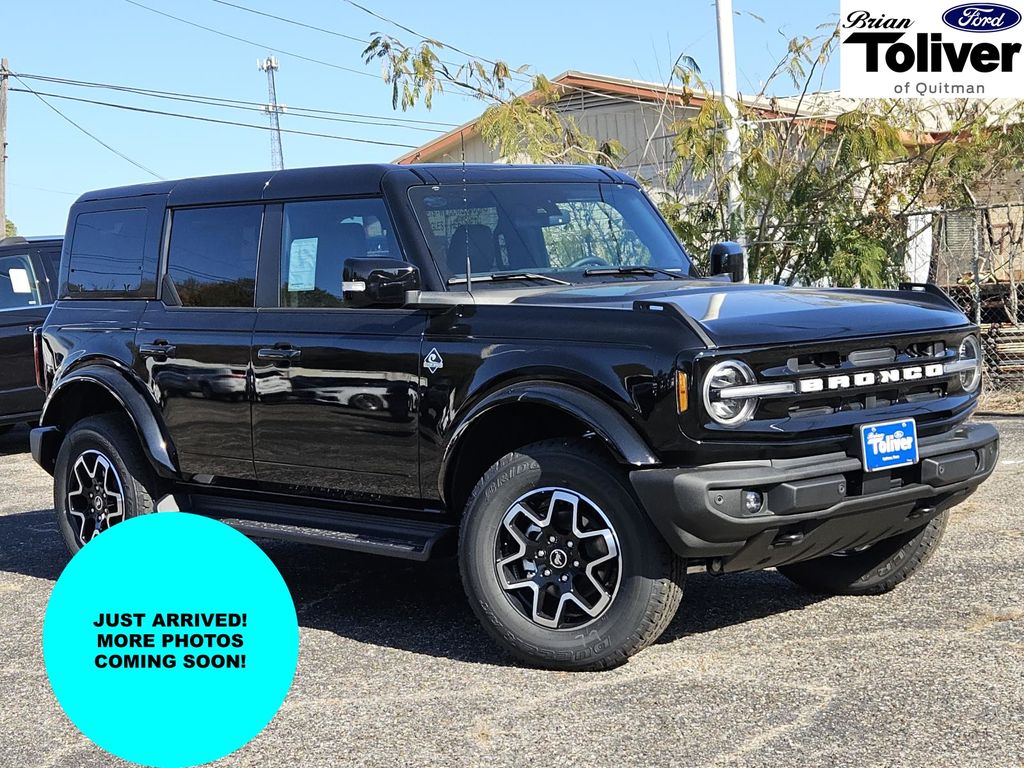 2025 Ford Bronco 4-Door Outer Banks's photo