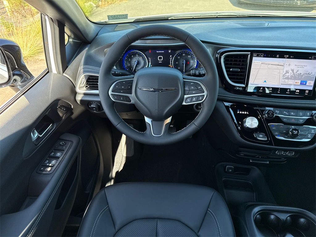 2025 Chrysler Pacifica photo 21