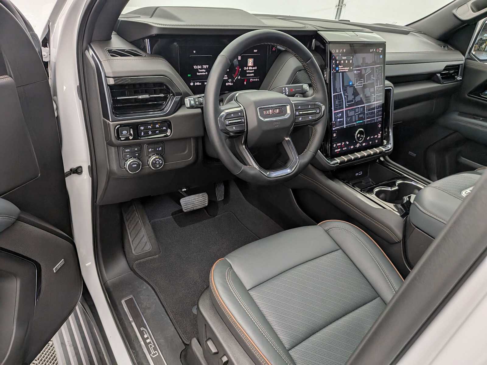 2025 Gmc Yukon XL AT4 photo 2