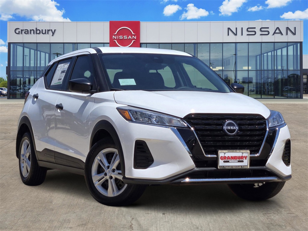 2025 Nissan KICKS PLAY Base's photo
