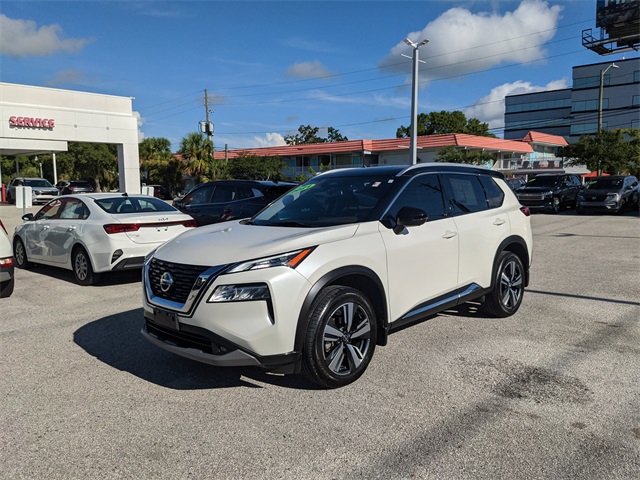 2021 Nissan Rogue SL photo 2