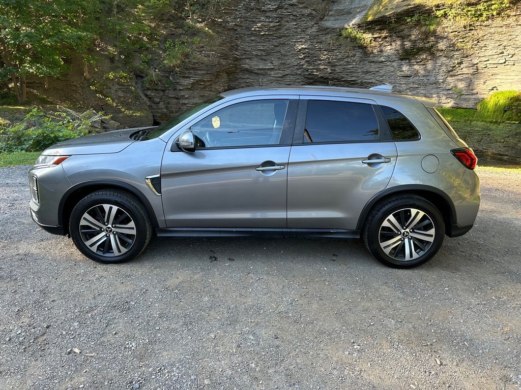 2020 Mitsubishi Outlander Sport photo 2