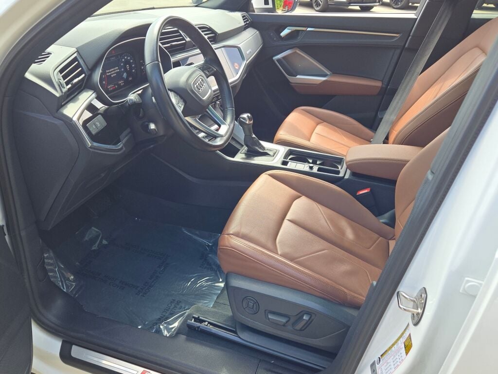 2023 Audi Q3 45 TFSI S line Premium photo 23