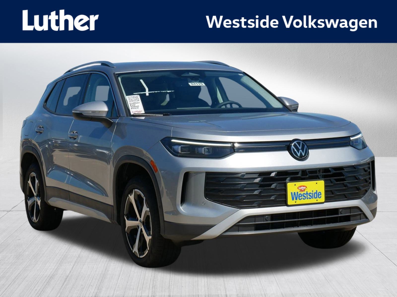 2025 Volkswagen Tiguan SE's photo