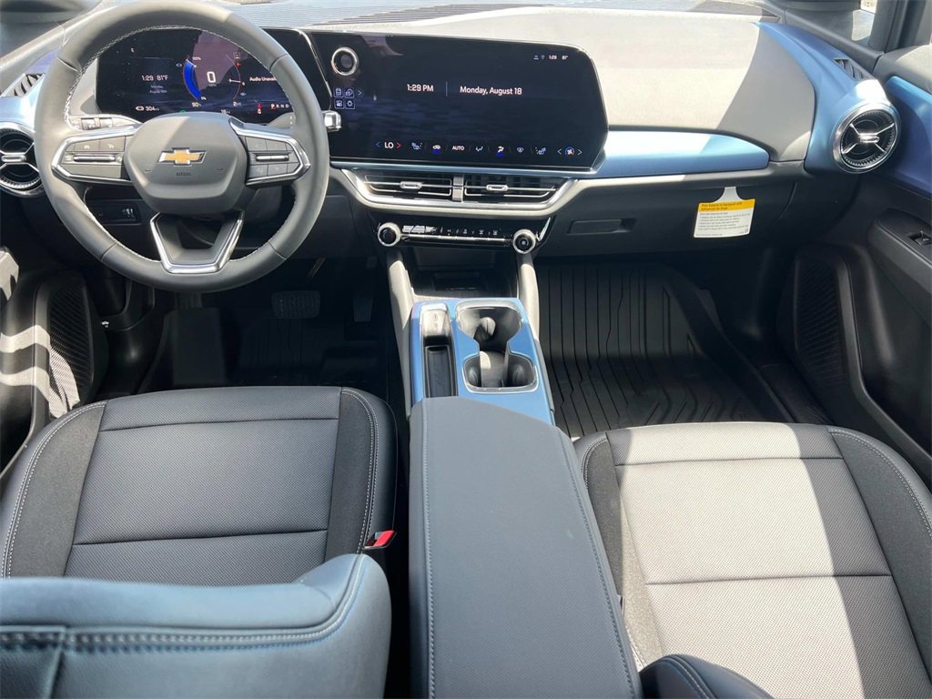 2025 Chevrolet Equinox EV 1LT photo 3