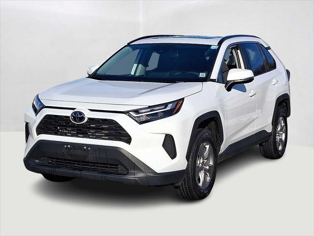 2023 Toyota RAV4 XLE's photo