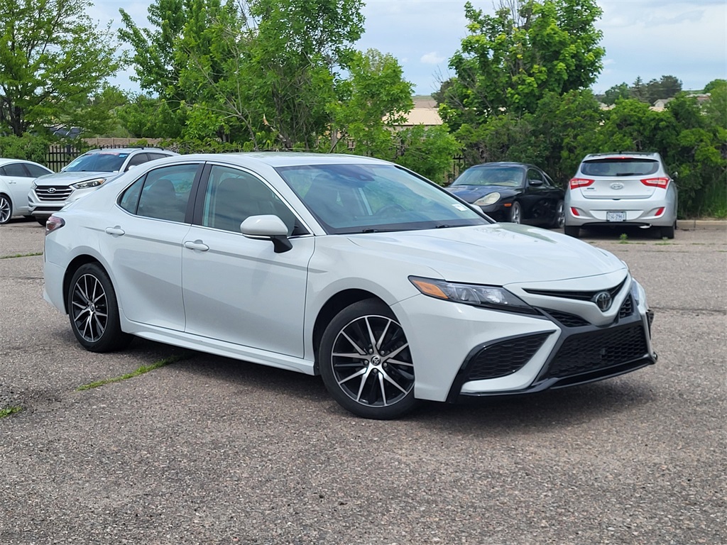 2023 Toyota Camry SE photo 2